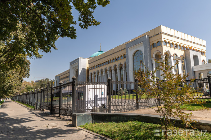 Ташқи ишлар вазирлиги яна бошқа бинога кўчди