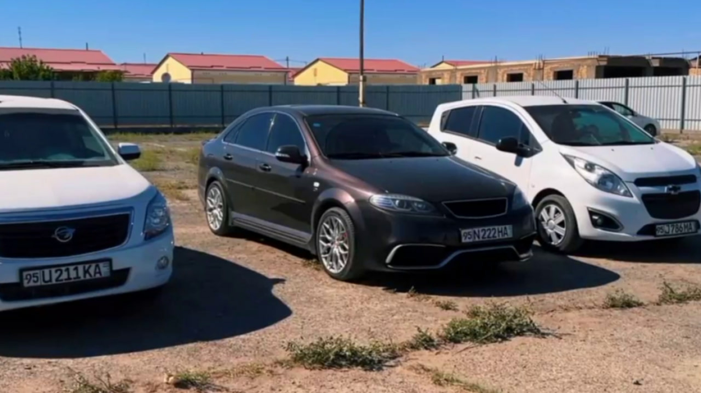 Қорақалпоғистонда "дрифт" қилган 3 та автомашина ҳайдовчилари жаримага тортилди