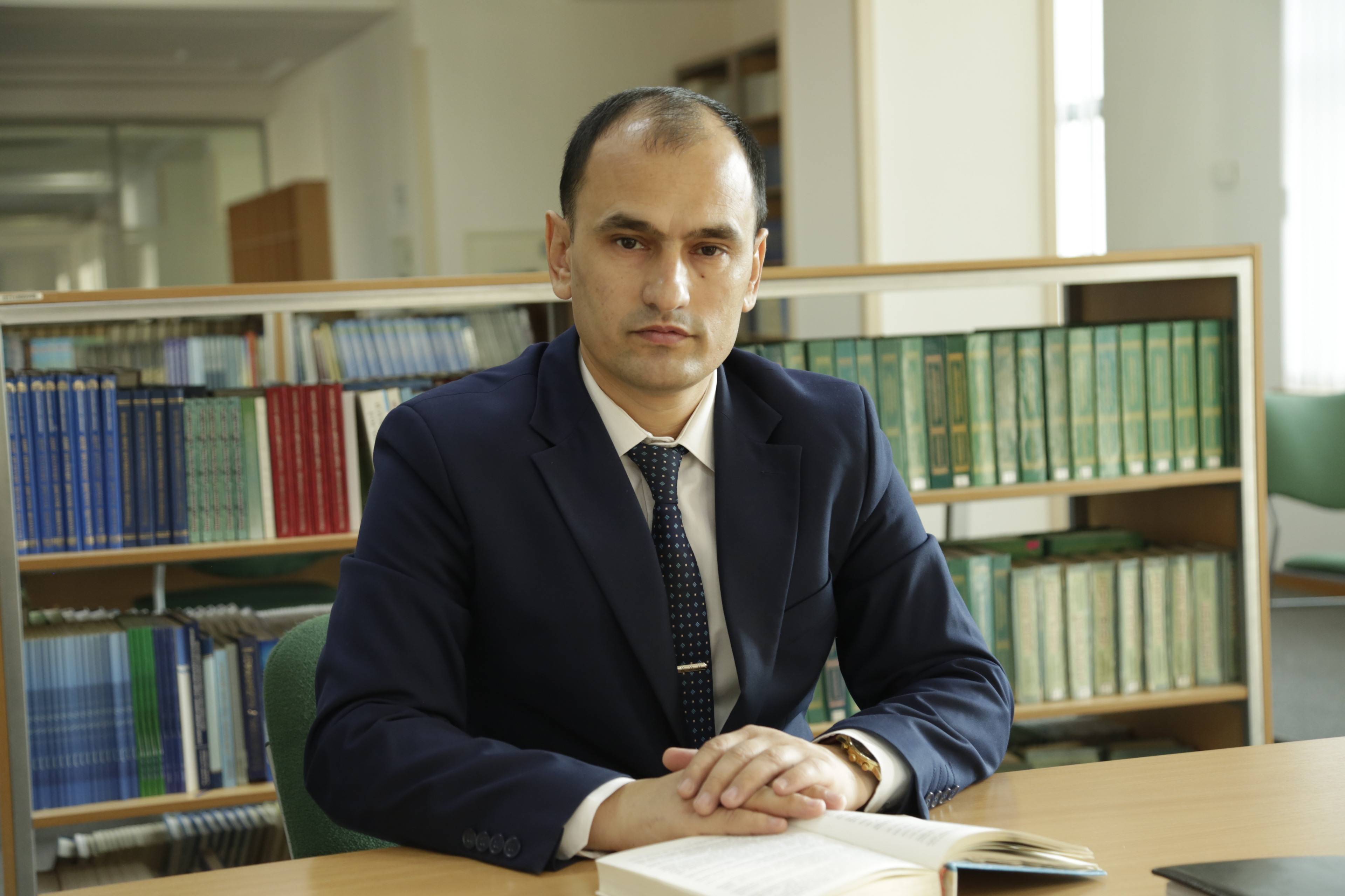 Ўзбекистонда ҳокимлардан бир вақтнинг ўзида халқ депутатлари кенгаши раиси бўлиш ваколати олиб қўйилмоқда