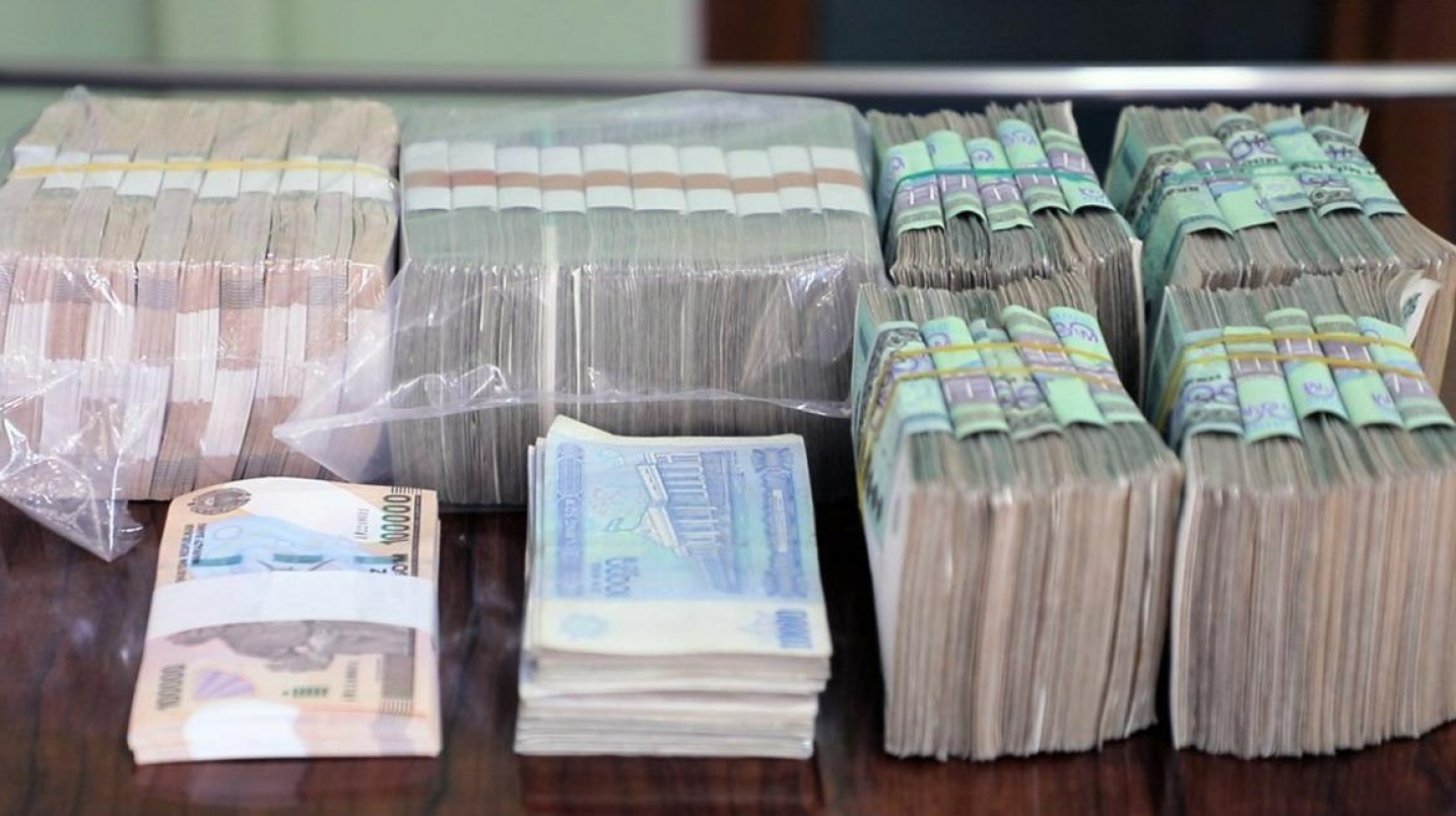 Андижонда Дин ишлари бўйича қўмита мутахассиси одамларнинг 1,6 млрд сўмини онлайн қиморга тикиб юборди — видео