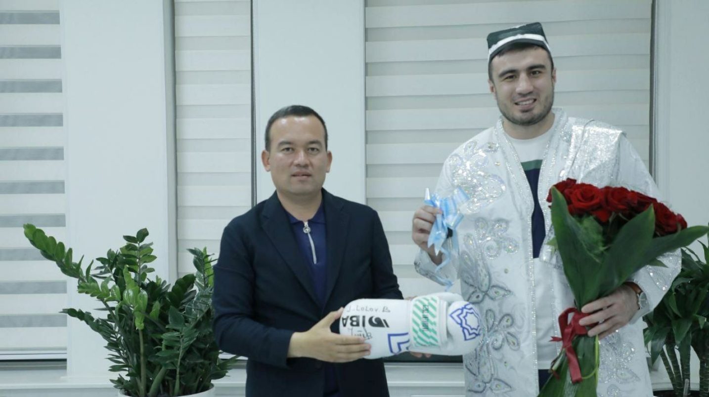 Сурхондарё ҳокими Баҳодир Жалоловга уй совға қилди