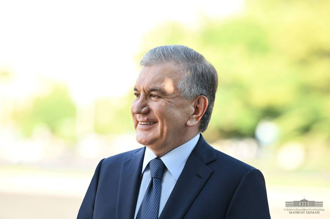 Шавкат Мирзиёев Тошкентдаги маҳаллалардан бирида бўлди – фото