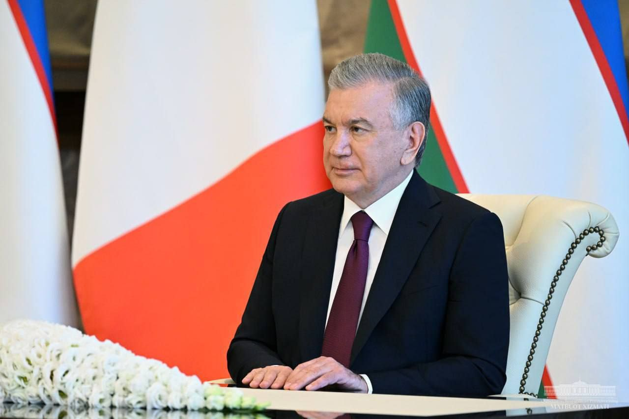 Макрон ва Мирзиёев қандай ҳужжатларга имзо қўйишди — рўйхат