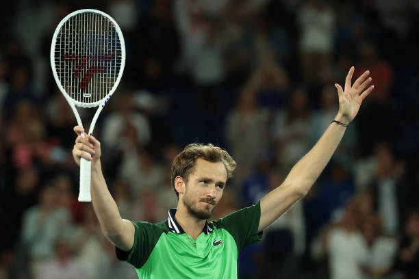 Теннис. Australian Open. Медведев Зверевни енгиб, финалга йўл олди