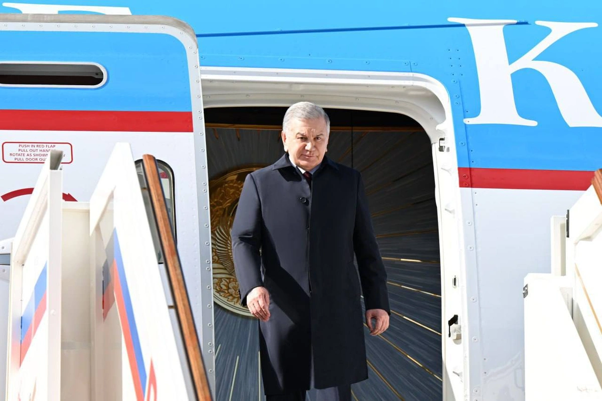 Шавкат Мирзиёев Москвага етиб борди