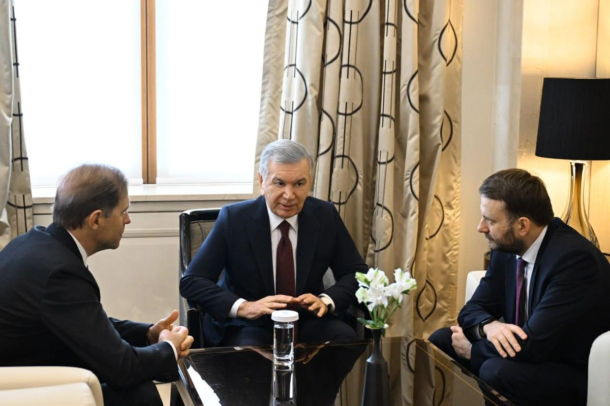 Шавкат Мирзиёев Москвага етиб борди