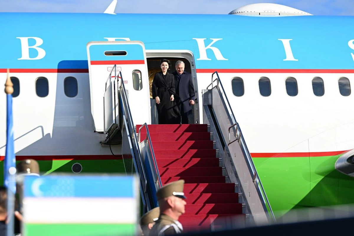 Шавкат Мирзиёев Венгрияга етиб борди