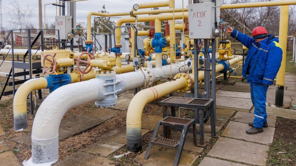 Қибрайча газбепарволик: ким 50 минг одамни газсиз қолдиришга рухсат берди?