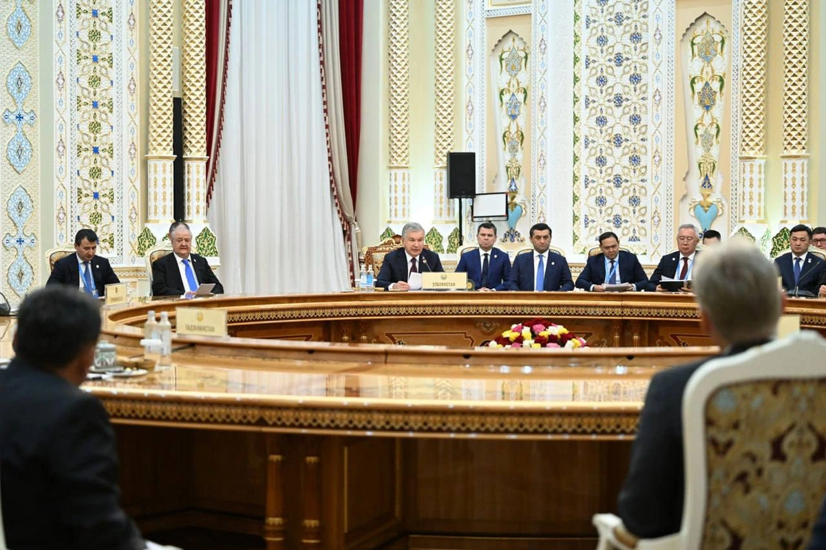 «Россия билан кўпқиррали ҳамкорликни янада кенгайтиришга содиқмиз» — Ўзбекистон президенти