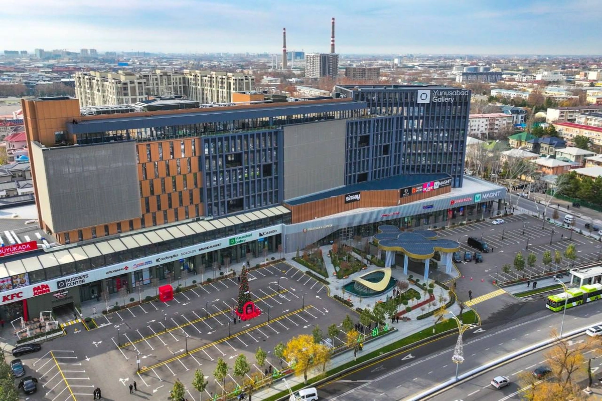 Президент янги Yunusabad Gallery савдо ва бизнес марказини кўздан кечирди Президент янги Yunusabad Gallery савдо ва бизнес марказини кўздан кечирди