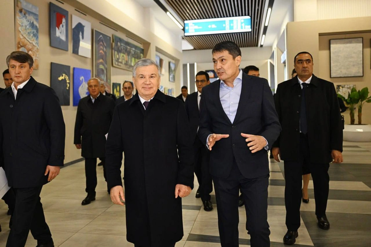 Президент янги Yunusabad Gallery савдо ва бизнес марказини кўздан кечирди Президент янги Yunusabad Gallery савдо ва бизнес марказини кўздан кечирди