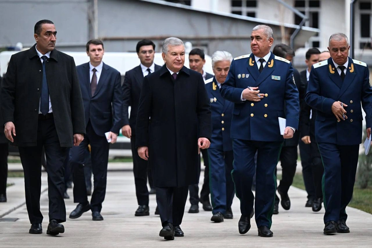 Президент Ҳуқуқни муҳофаза қилиш академиясини бориб кўрди. Унинг киберлабораторияси 189 та кибержиноятни ҳал қилишга ёрдам берган