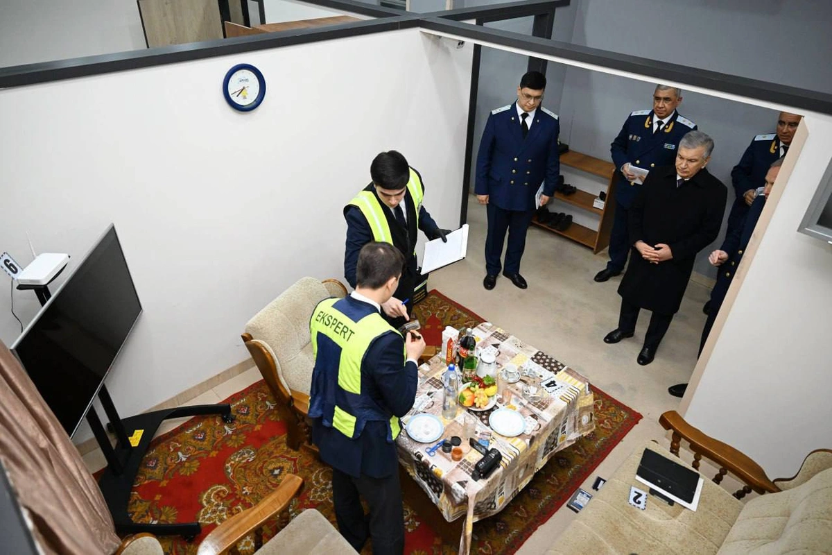 Президент Ҳуқуқни муҳофаза қилиш академиясини бориб кўрди. Унинг киберлабораторияси 189 та кибержиноятни ҳал қилишга ёрдам берган