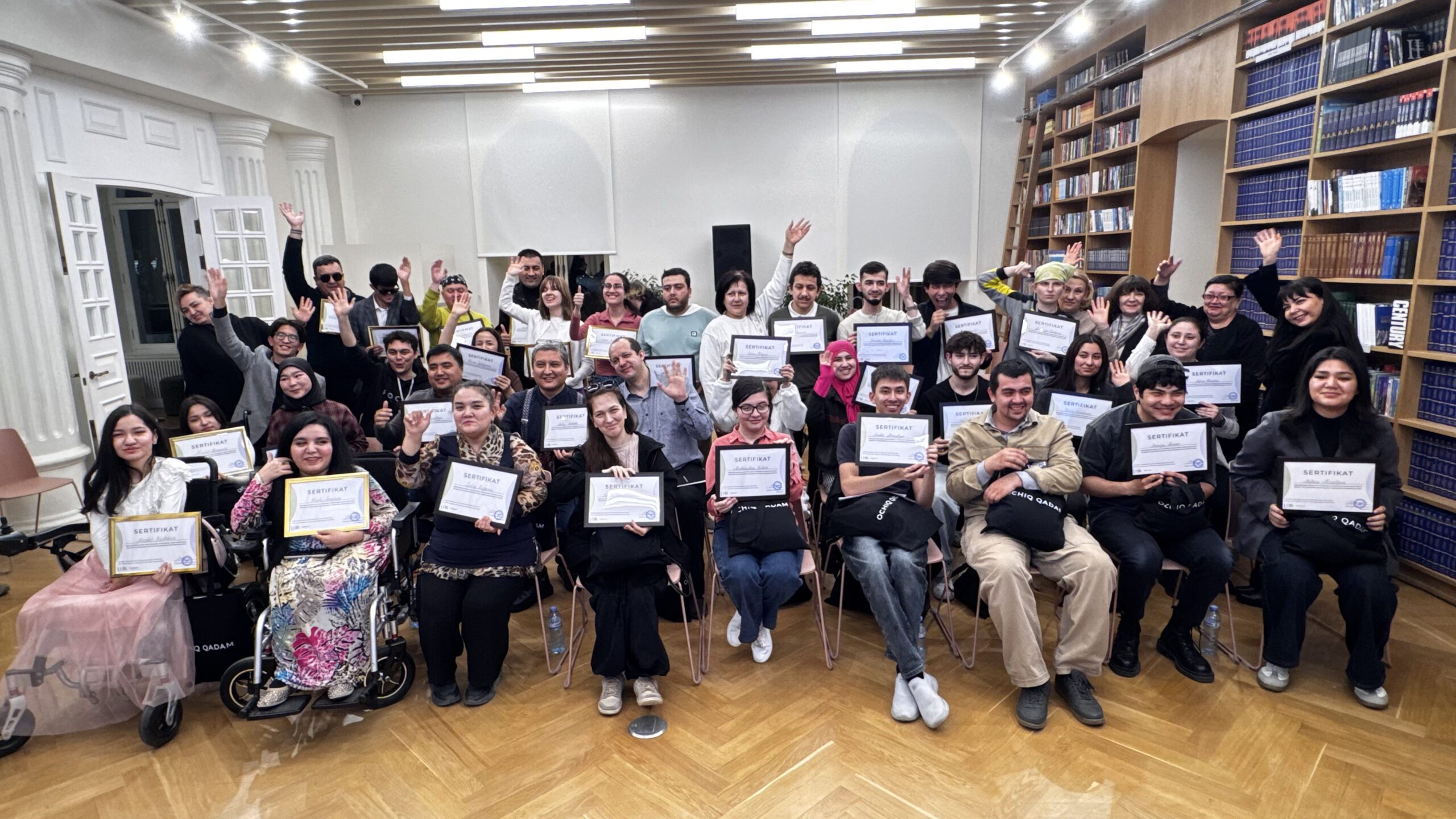 Тошкентда «ОЧИҚ ҚАДАМ» инклюзив лойиҳасининг таълим босқичи якунланди