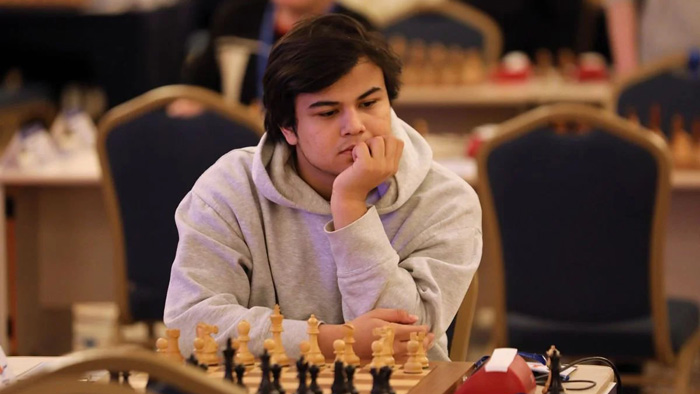 Непомняший: “Ёш ўзбек маэстроси билан рақобат осон кечмади”