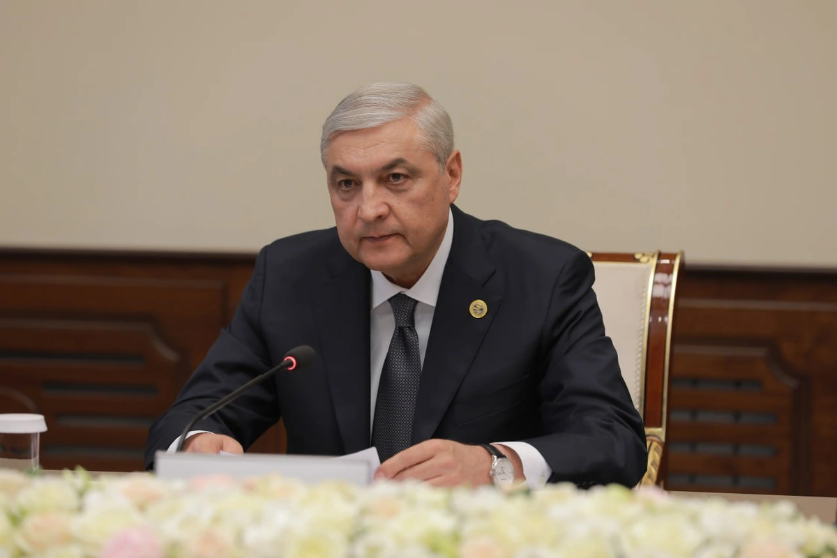 Олий суд раиси Бахтиёр Исломов муддатидан олдин лавозимини тарк этди