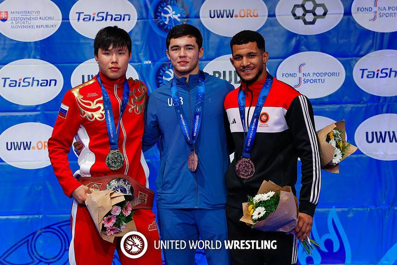 Ҳожиакбар Қўчқоров ва Беҳрузбек Валиев жаҳон чемпионати совриндори бўлди
