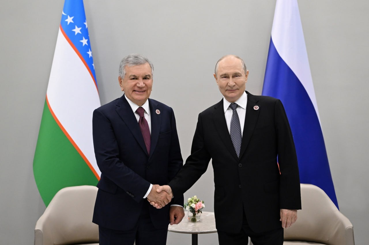 Шавкат Мирзиёев ва Владимир Путин Бишкекда учрашув ўтказди