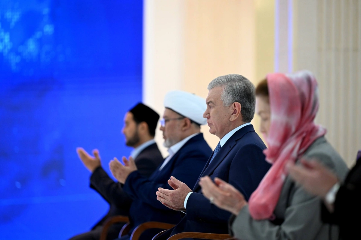 Шавкат Мирзиёев Ислом Каримовни хотирлаш маросимида иштирок этди (фото)