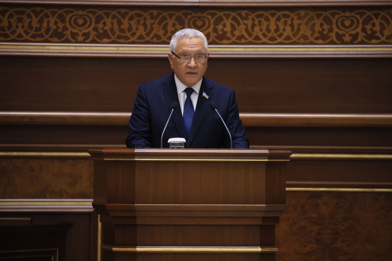 28 та ҳарф ва битта апостроф: Сенат ўзбек алифбосидаги ўзгаришларни маъқуллади