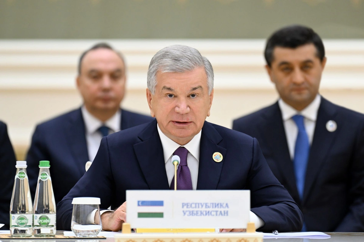 Шавкат Мирзиёев Марказий Осиё ва Озарбайжон ҳамкорлигини ривожлантириш бўйича таклифларни илгари сурди